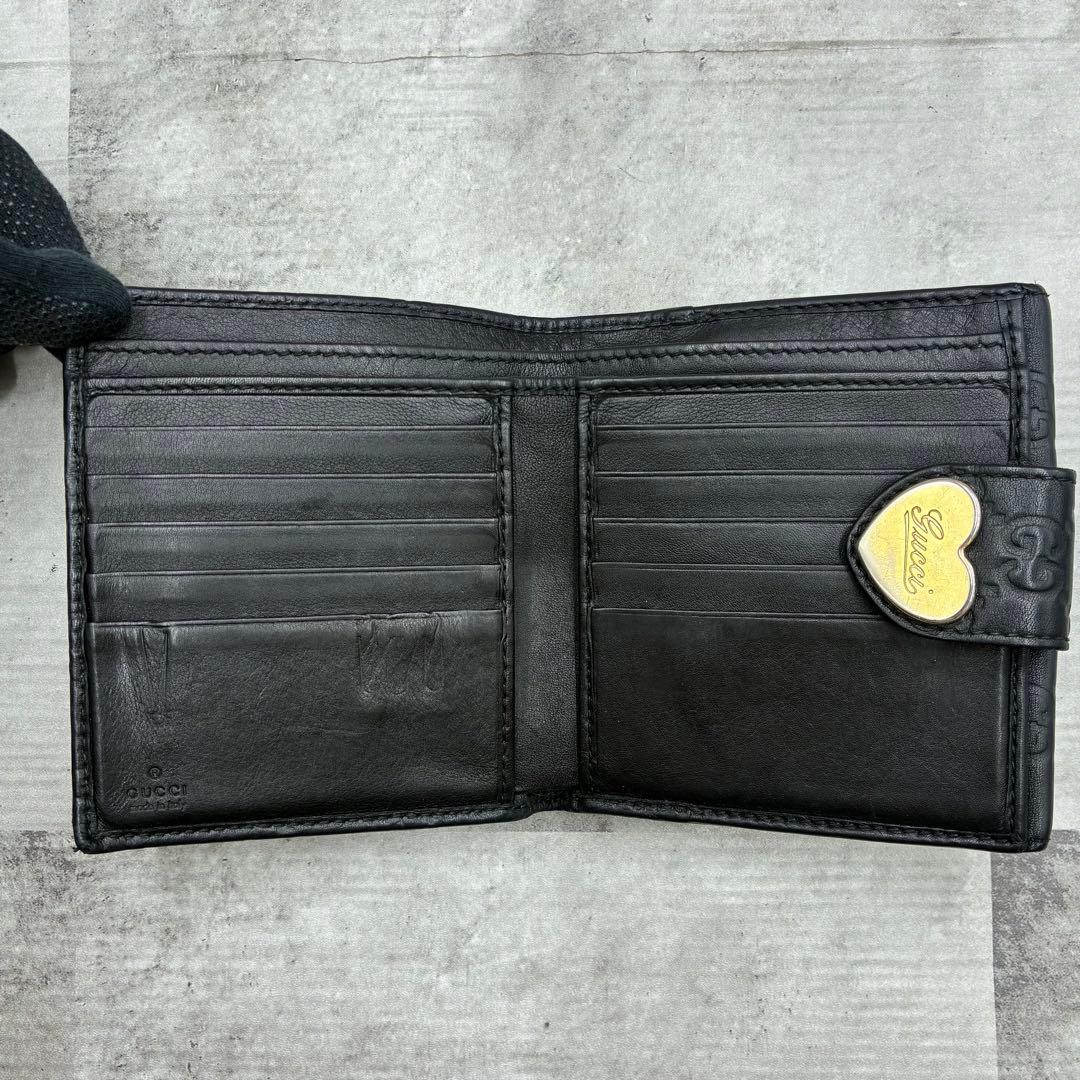 ✨美品✨グッチ　二つ折り財布　ハート型ロゴプレート　グッチシマ　レザー　ブラック