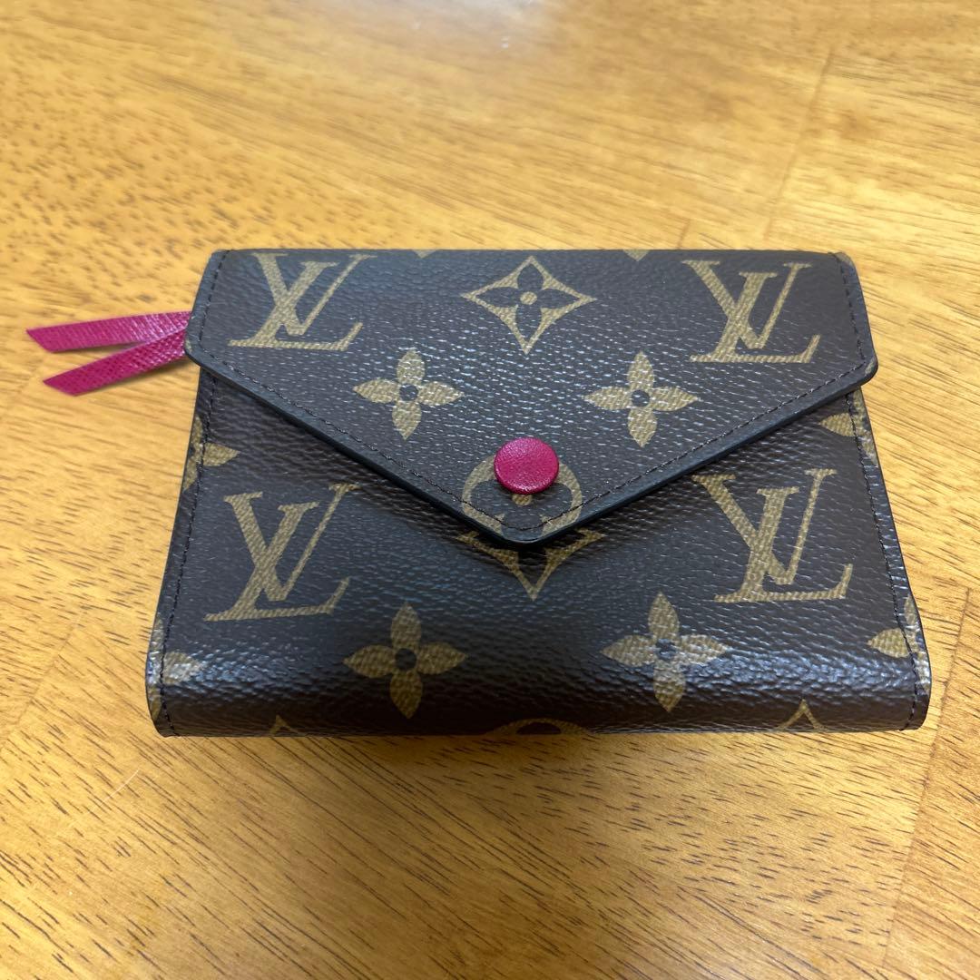 LOUIS VUITTON ポルトフォイユ　ヴィクトリーヌ　三つ折り財布