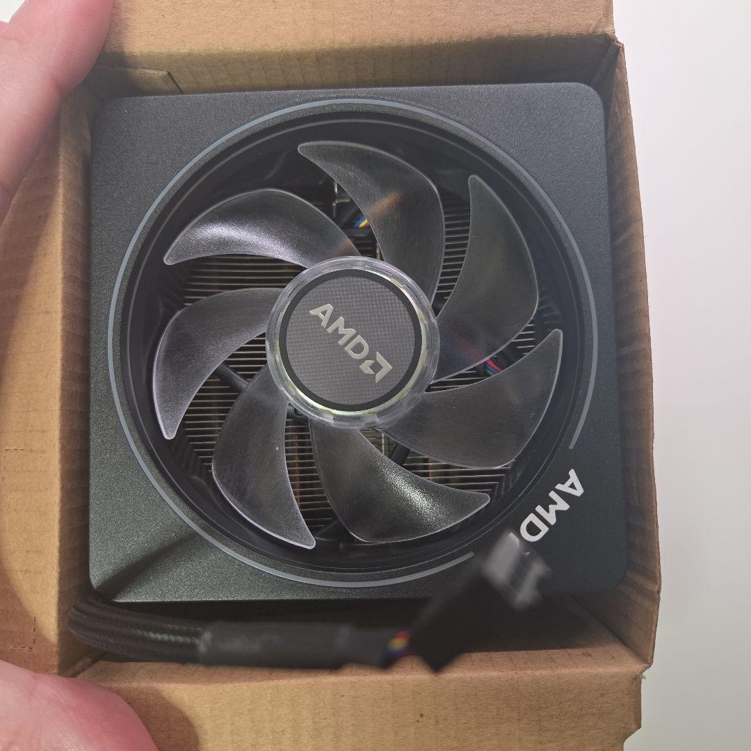 AMD Ryzen 7 3700X + AMDクーラー