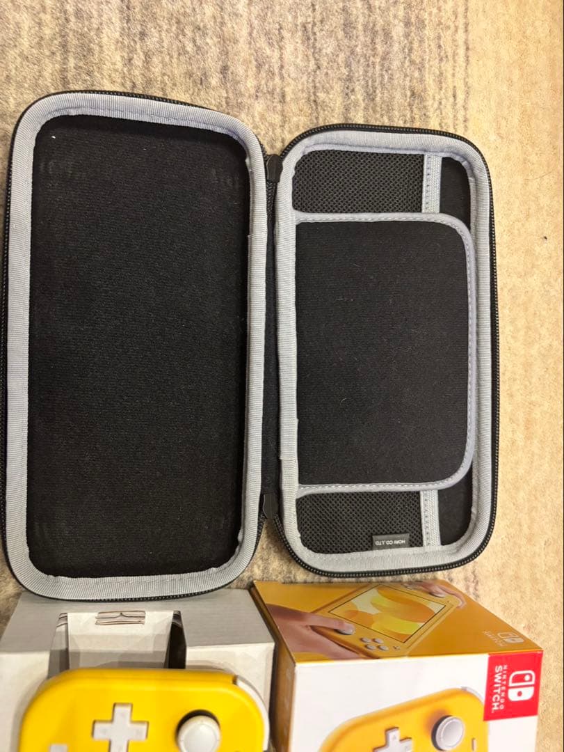 Nintendo Switch Lite イエロー 本体 充電器・ケース付き