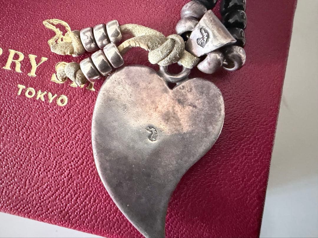 アクセサリー LARRY SMITH KARAKUSA ROSE HART PENDANT