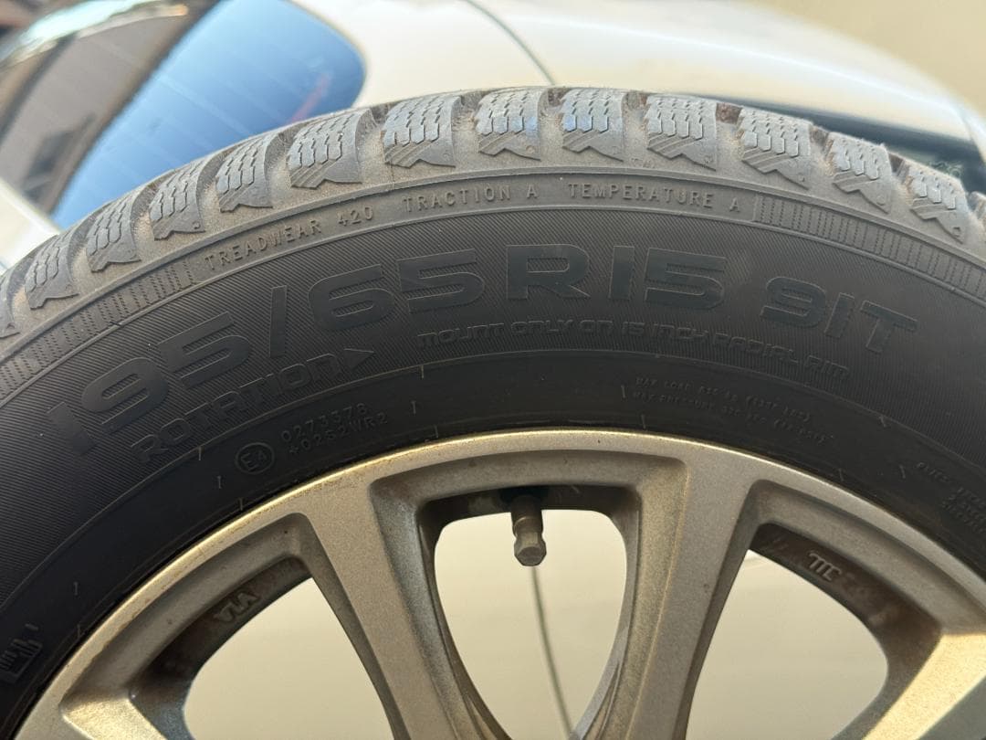 Nokian スタッドレスタイヤ 15インチ（tsu-ya様予約済）
