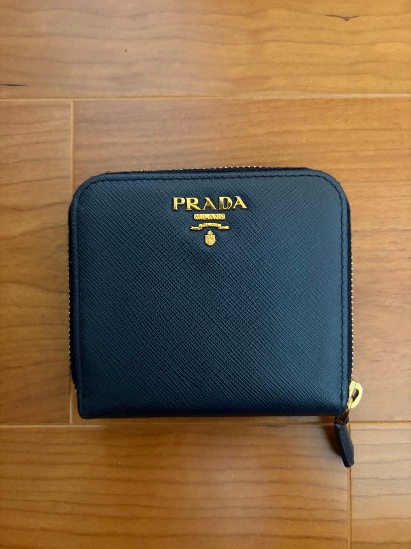 プラダ　PRADA ネイビー 二つ折り財布