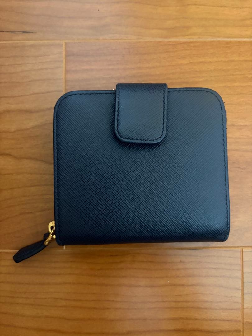 プラダ　PRADA ネイビー 二つ折り財布