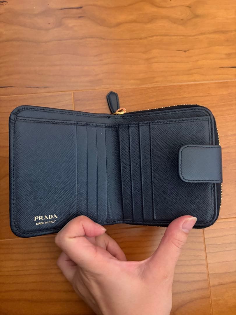 プラダ　PRADA ネイビー 二つ折り財布