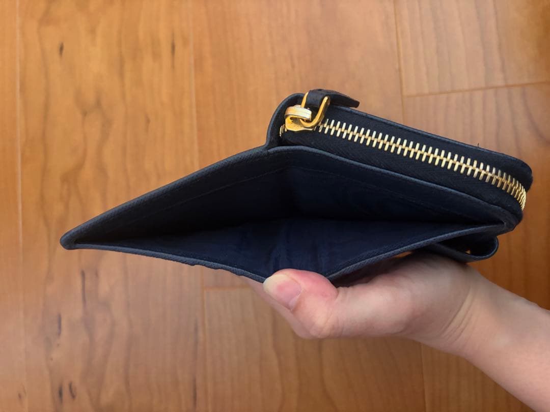 プラダ　PRADA ネイビー 二つ折り財布