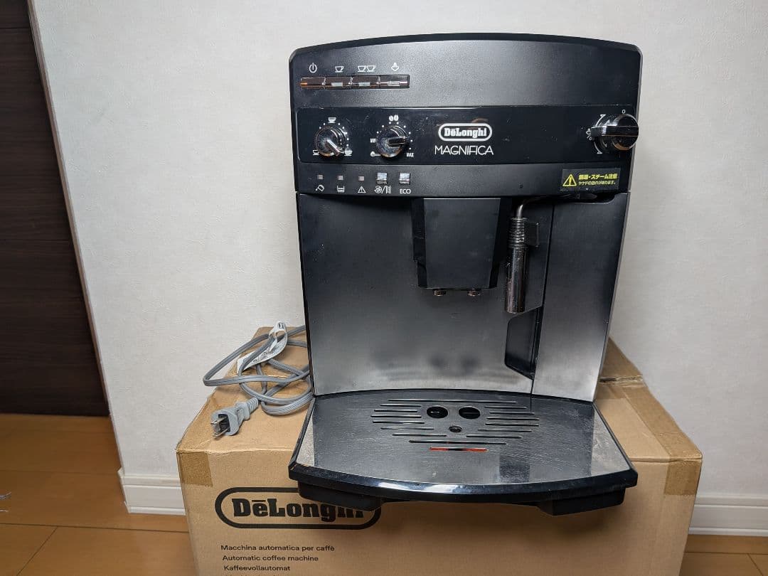 DeLonghi Magnifica エスプレッソマシンESAM03110B