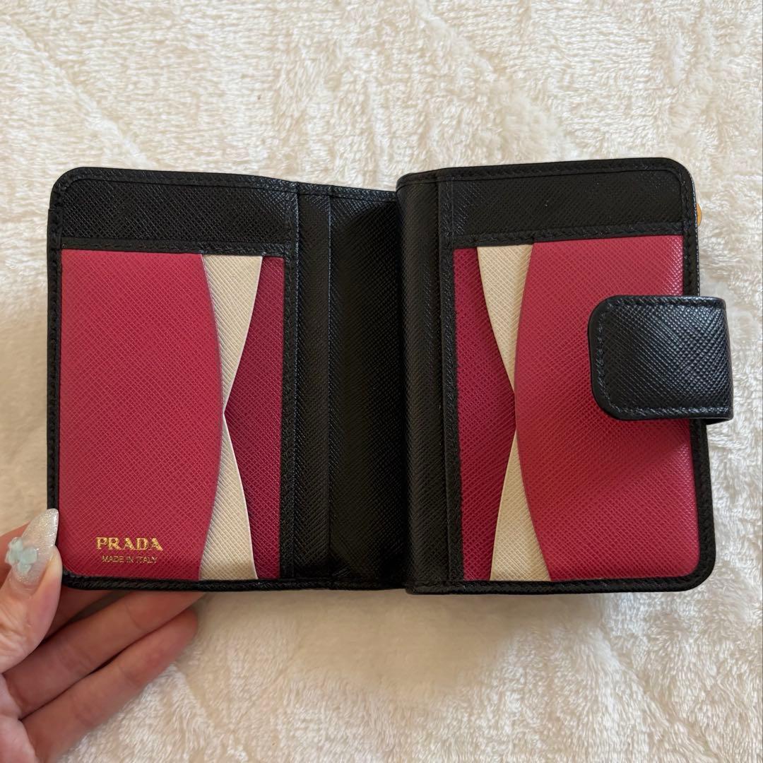 【正規品】 PRADA プラダ サフィアーノレザー 財布 黒 ハイビスカス