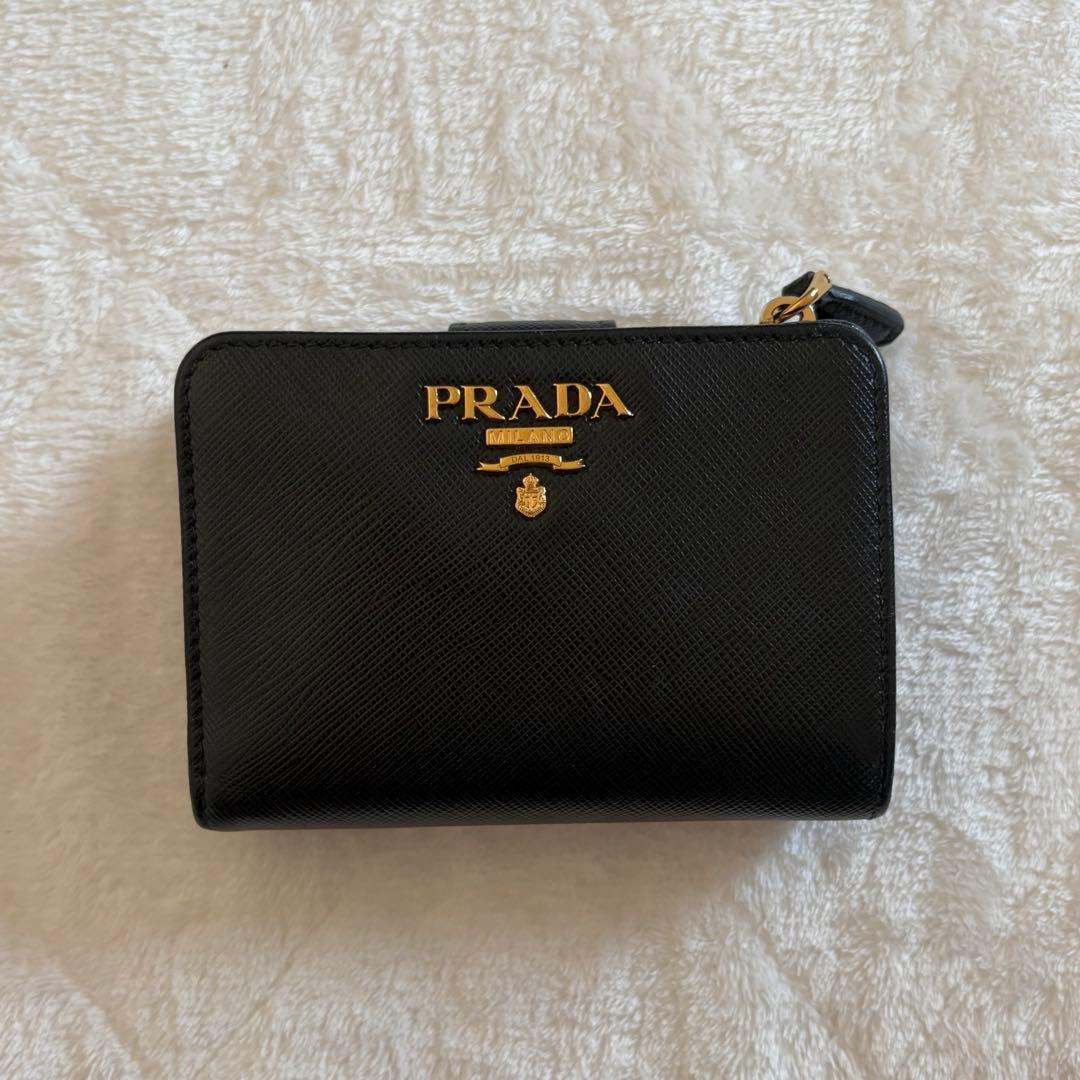 【正規品】 PRADA プラダ サフィアーノレザー 財布 黒 ハイビスカス