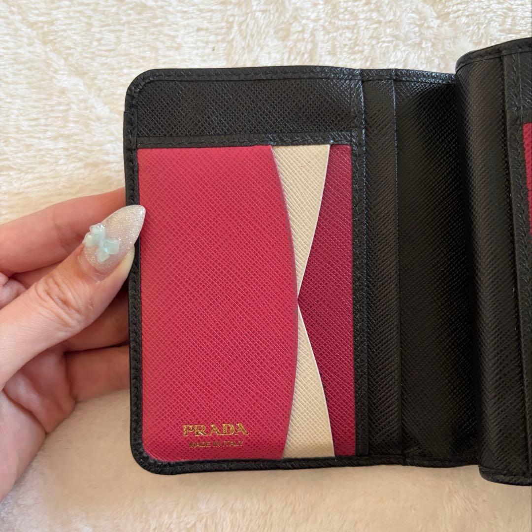 【正規品】 PRADA プラダ サフィアーノレザー 財布 黒 ハイビスカス