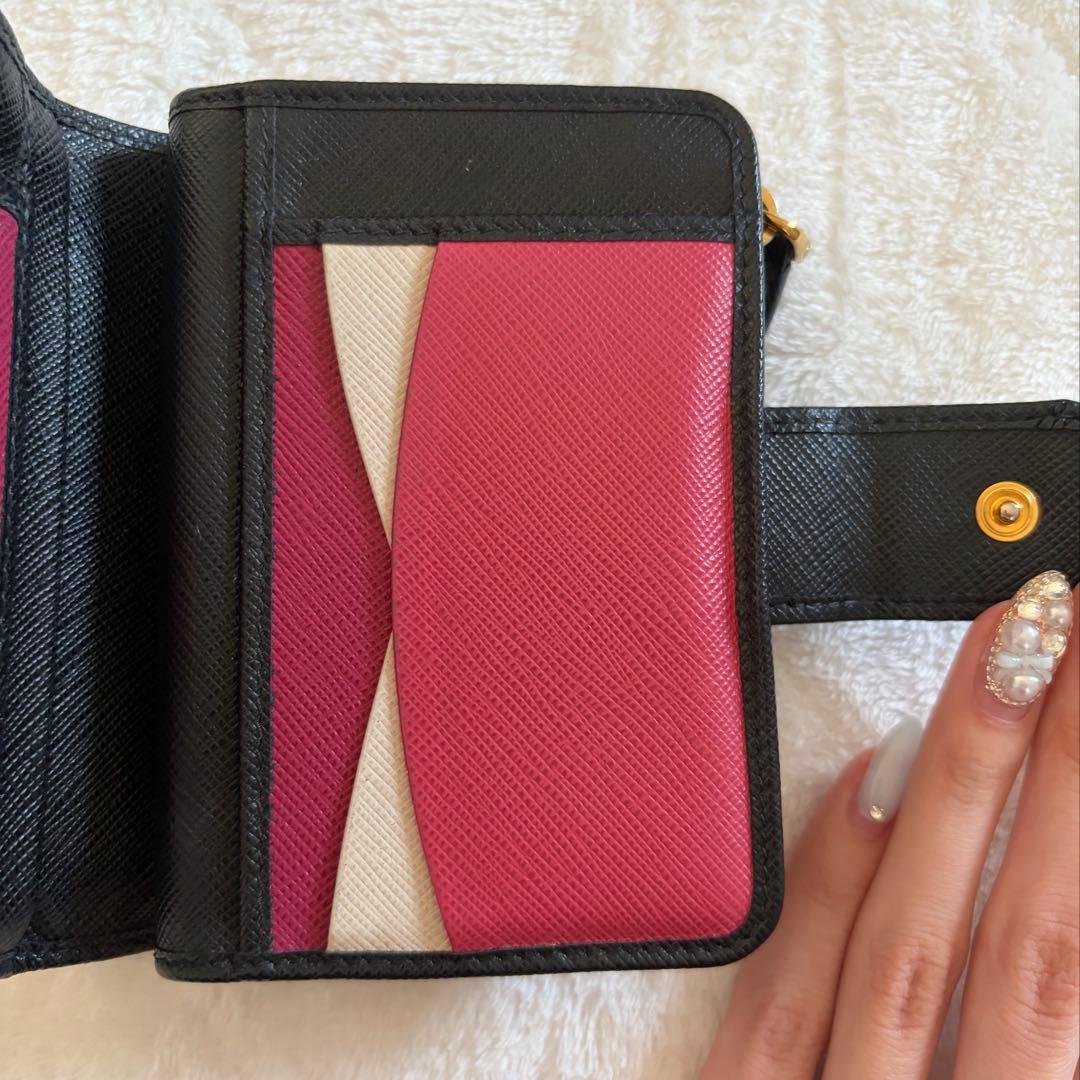 【正規品】 PRADA プラダ サフィアーノレザー 財布 黒 ハイビスカス