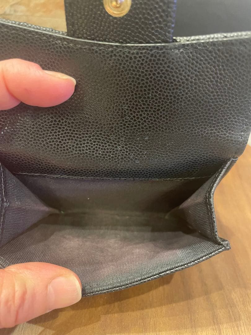 CHANEL マトラッセ　キャビアスキン　三つ折り財布
