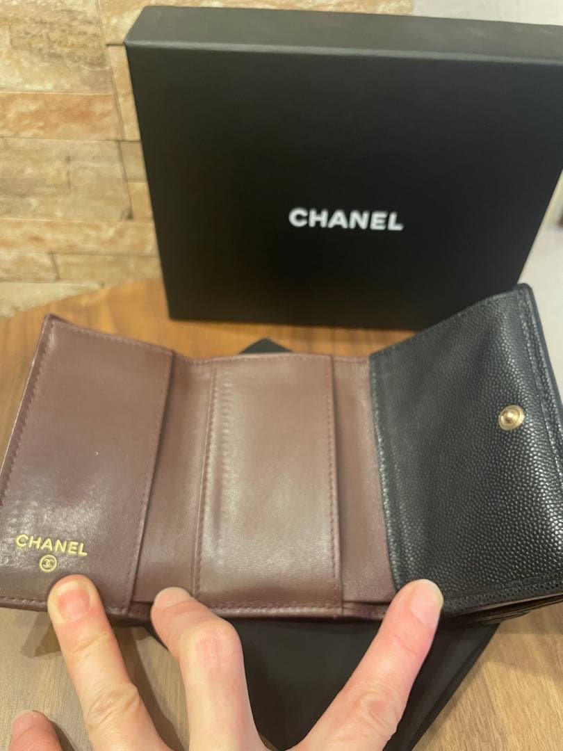 CHANEL マトラッセ　キャビアスキン　三つ折り財布