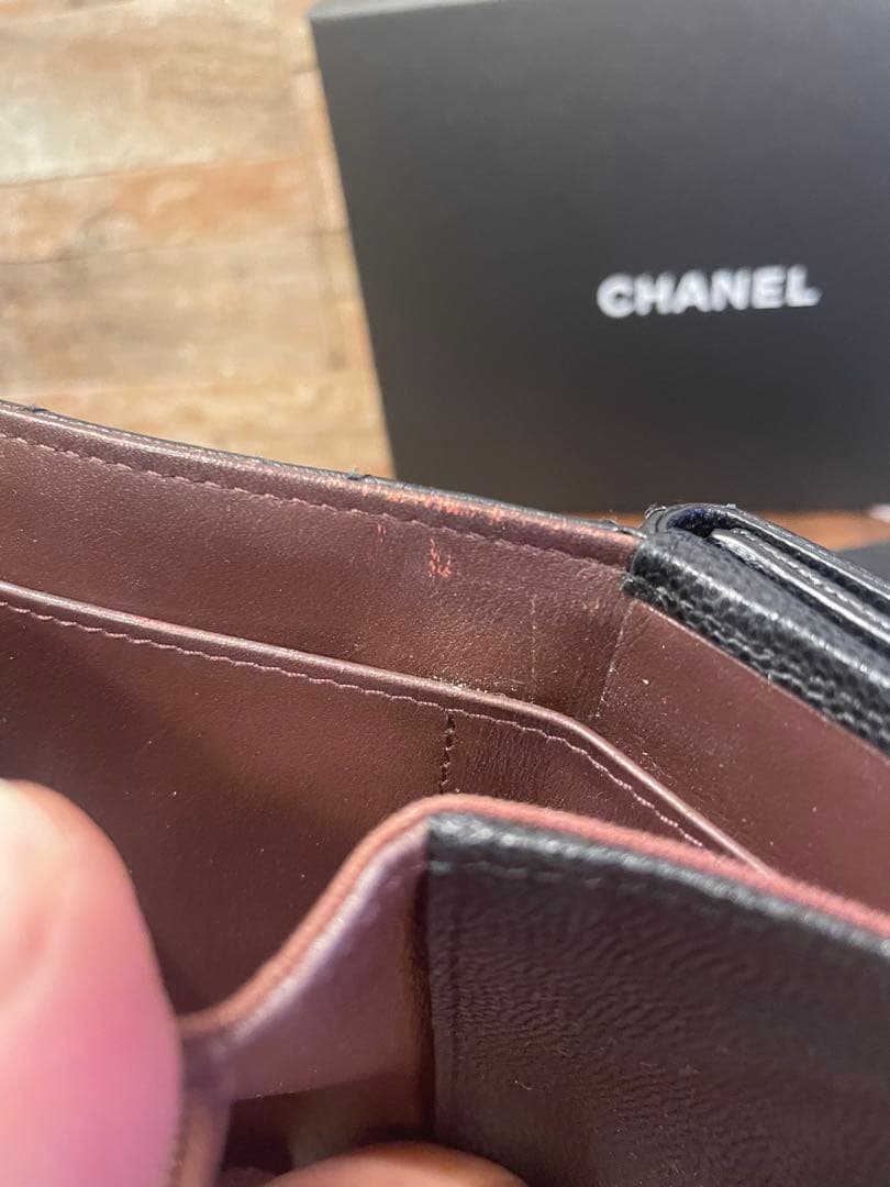 CHANEL マトラッセ　キャビアスキン　三つ折り財布