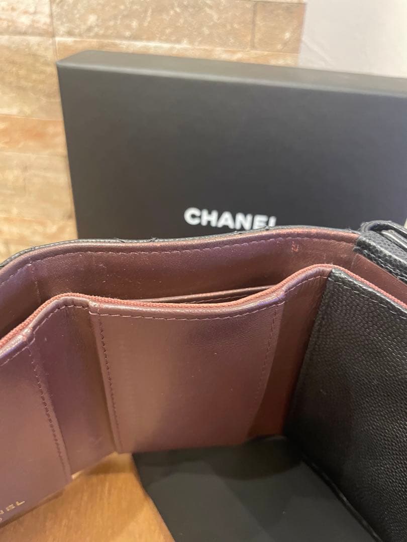 CHANEL マトラッセ　キャビアスキン　三つ折り財布