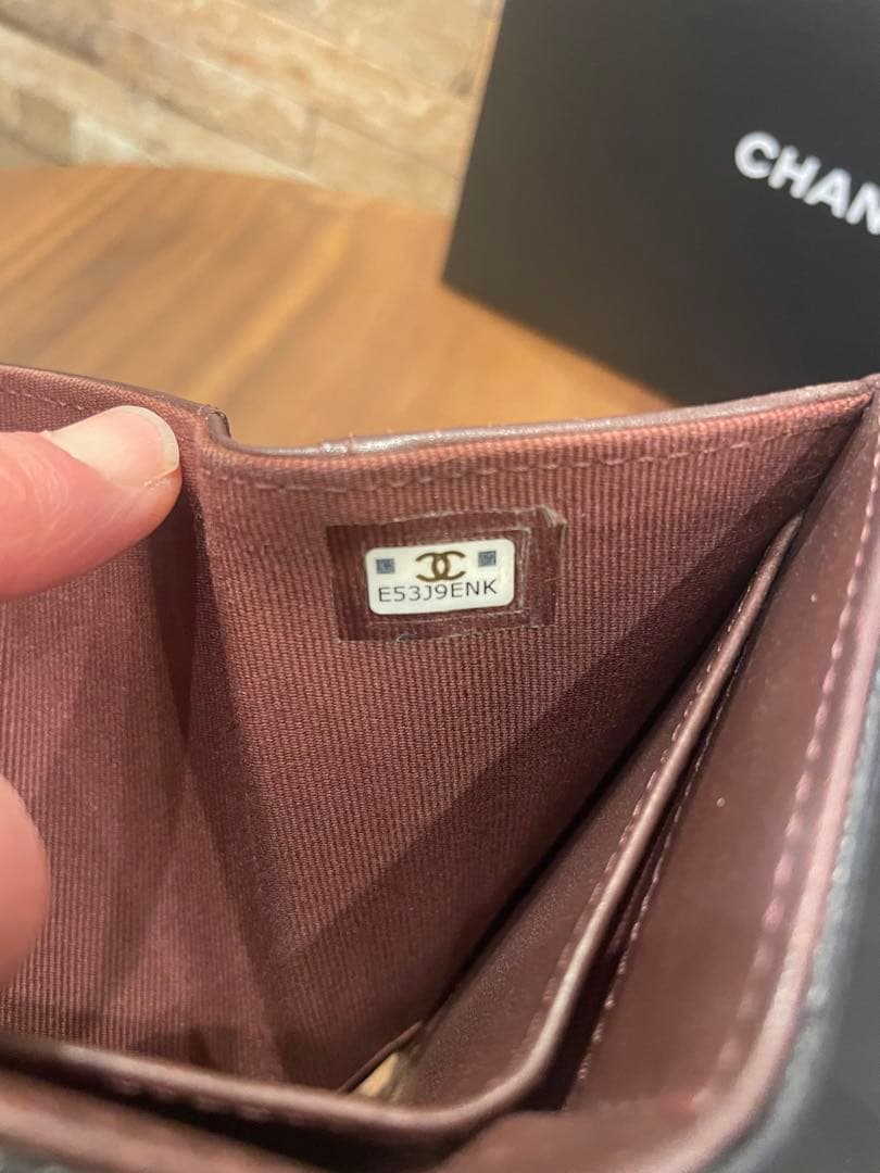 CHANEL マトラッセ　キャビアスキン　三つ折り財布