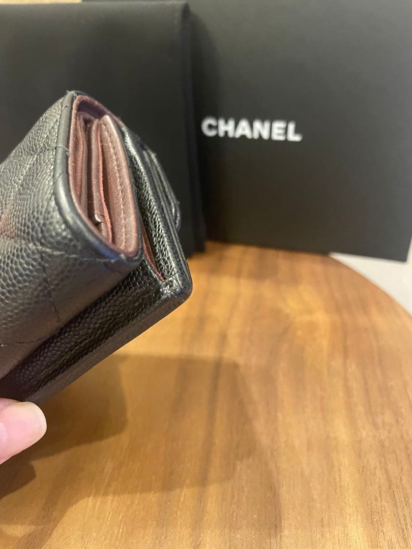 CHANEL マトラッセ　キャビアスキン　三つ折り財布