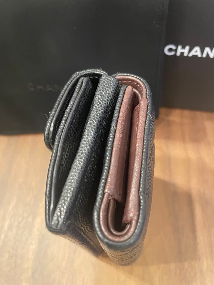 CHANEL マトラッセ　キャビアスキン　三つ折り財布