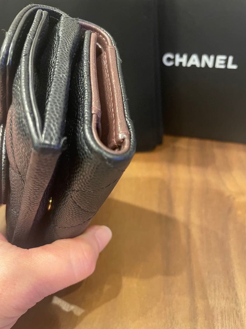 CHANEL マトラッセ　キャビアスキン　三つ折り財布