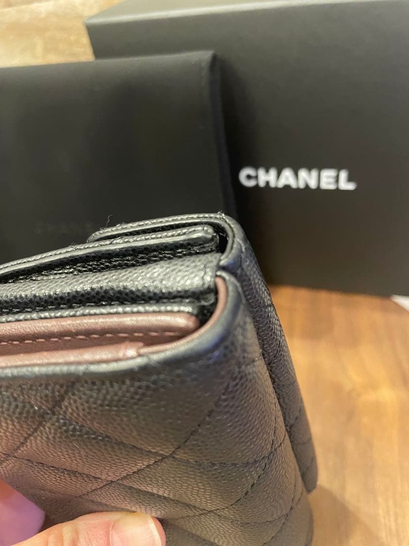 CHANEL マトラッセ　キャビアスキン　三つ折り財布
