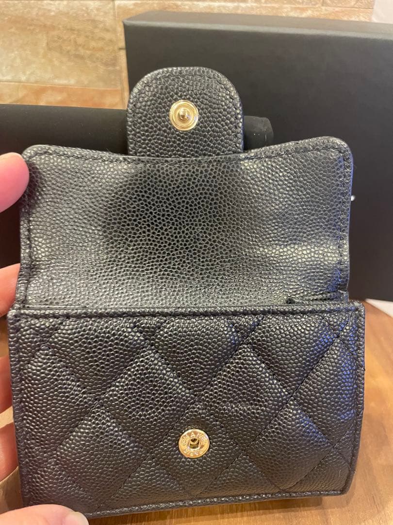 CHANEL マトラッセ　キャビアスキン　三つ折り財布
