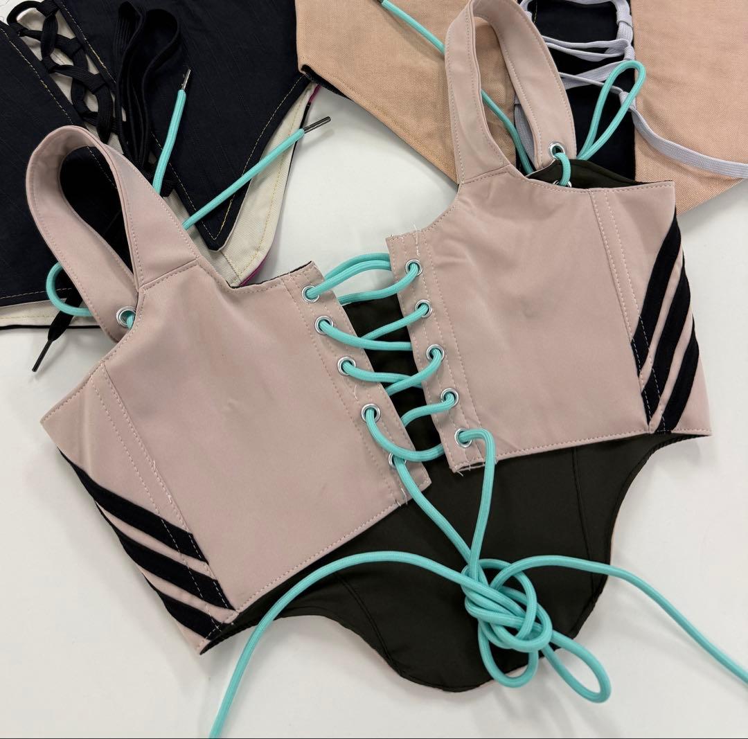 adidas リメイク レースアップ ビスチェ
