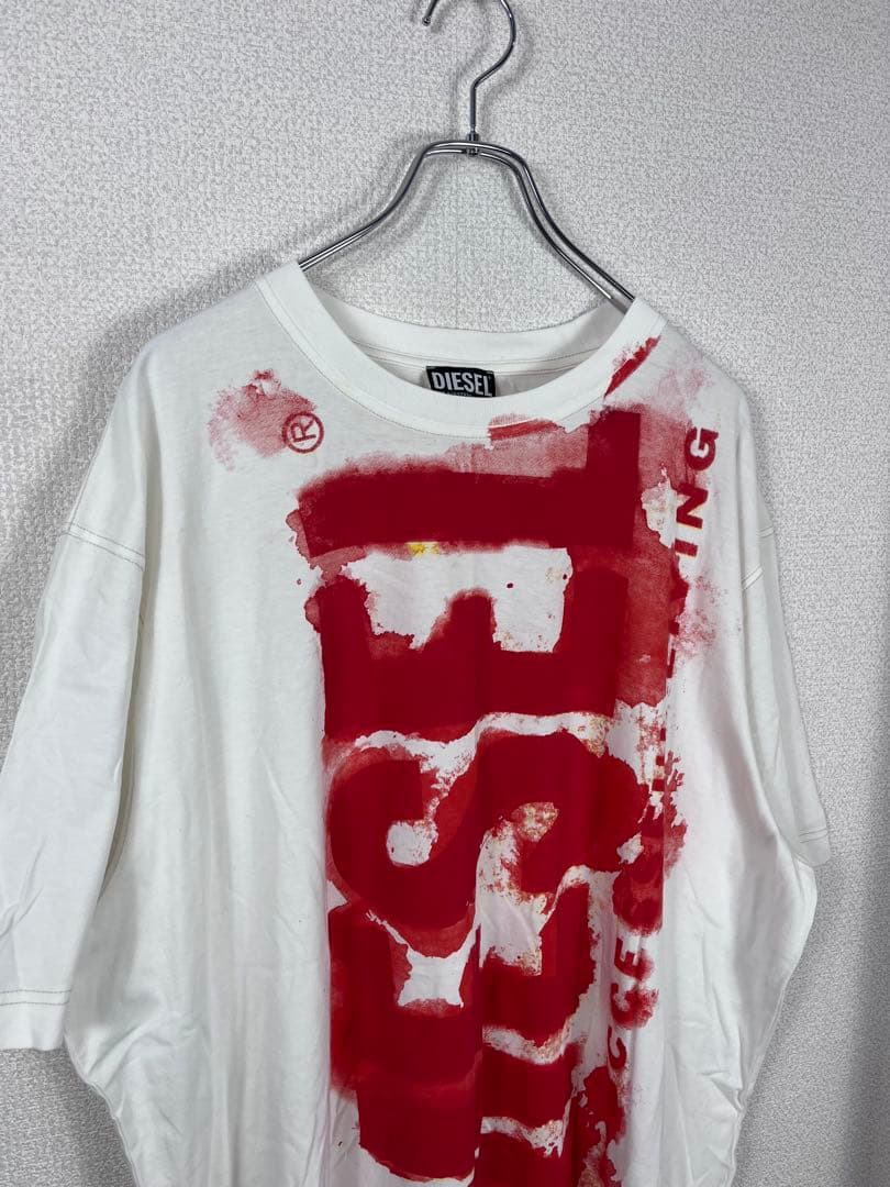 DIESEL ディーゼル　ホワイト　オーバーシルエット　ロゴプリント　tシャツ