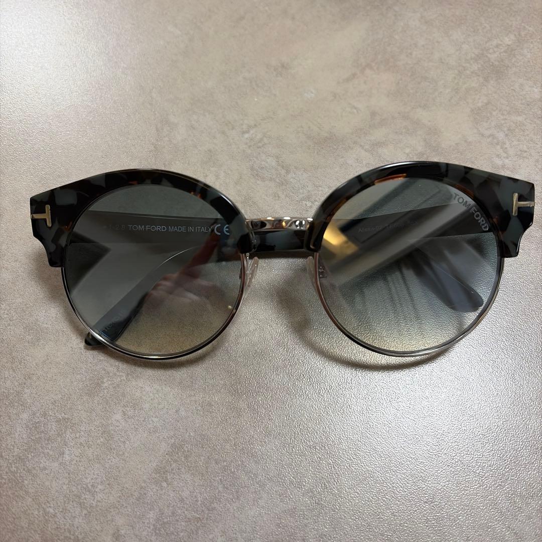 TOM FORD ラウンドサングラス Alissa-02 TF608