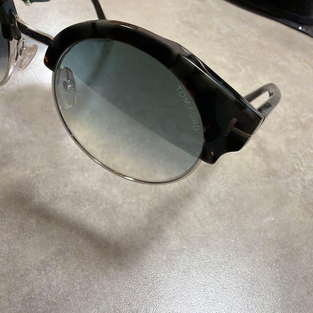 TOM FORD ラウンドサングラス Alissa-02 TF608
