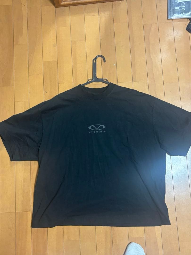 トップス VETEMENTS OVAL LOGO CROPPED BOXY T-SHIRT