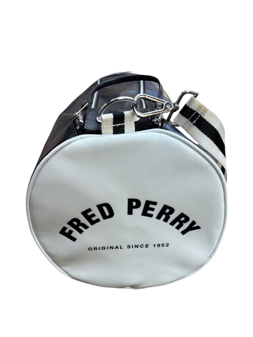 【完売品】FRED PERRY フレッドペリー　ボストンバック　ドラムバッグ