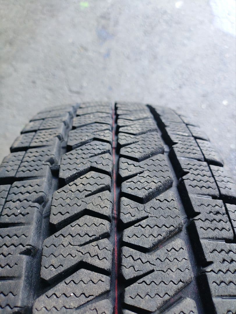 めろん星人　ブリヂストン　スタッドレス 195/80R15　VL10　2本