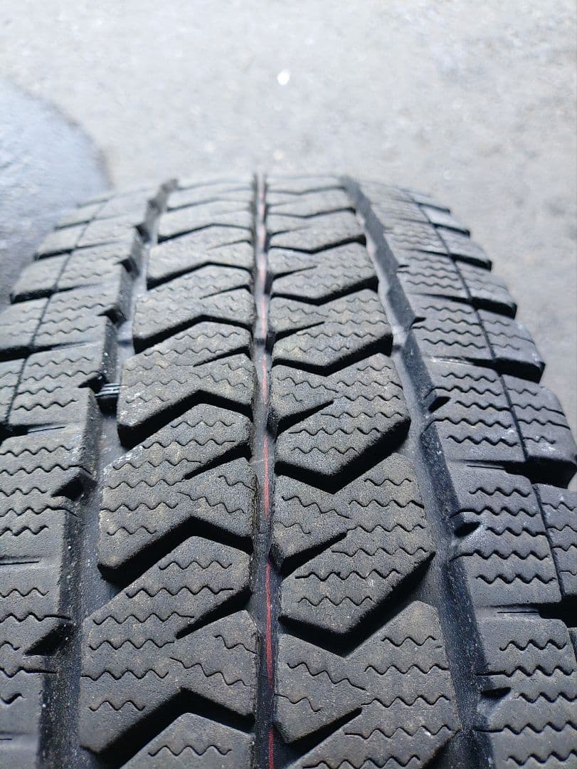 めろん星人　ブリヂストン　スタッドレス 195/80R15　VL10　2本