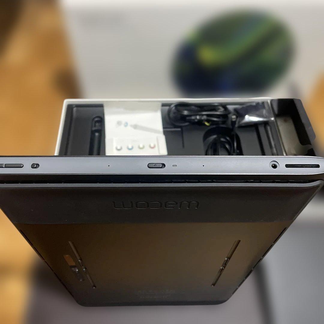 液タブ・ペンタブ WacomMobileStudioPro16 DTH-W1620H/K0
