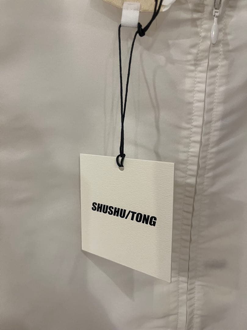 【新品タグ付き】SHUSHU TONG リボン付きホワイトキャミソール