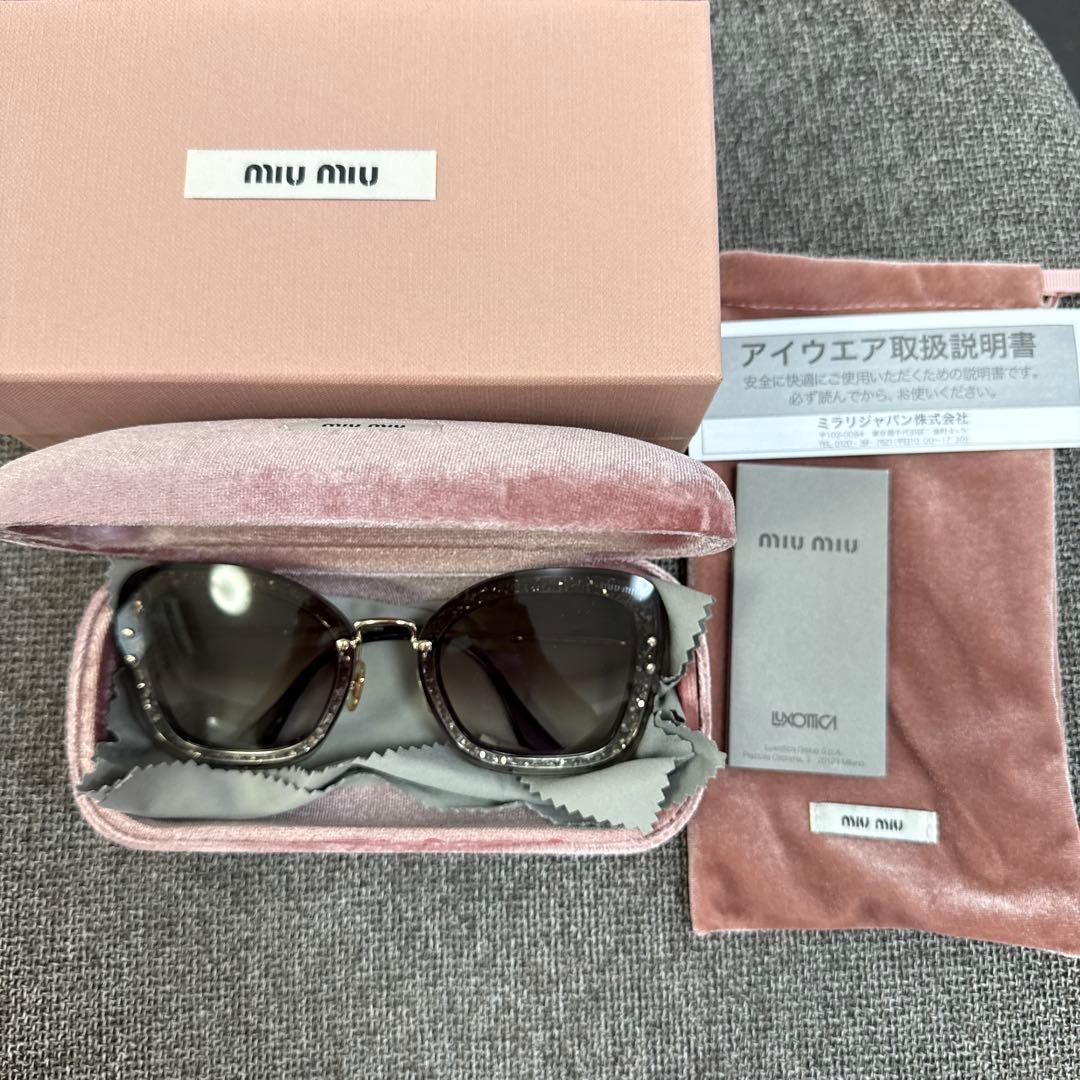 美品　MIU MIU ビッグフレーム サングラス