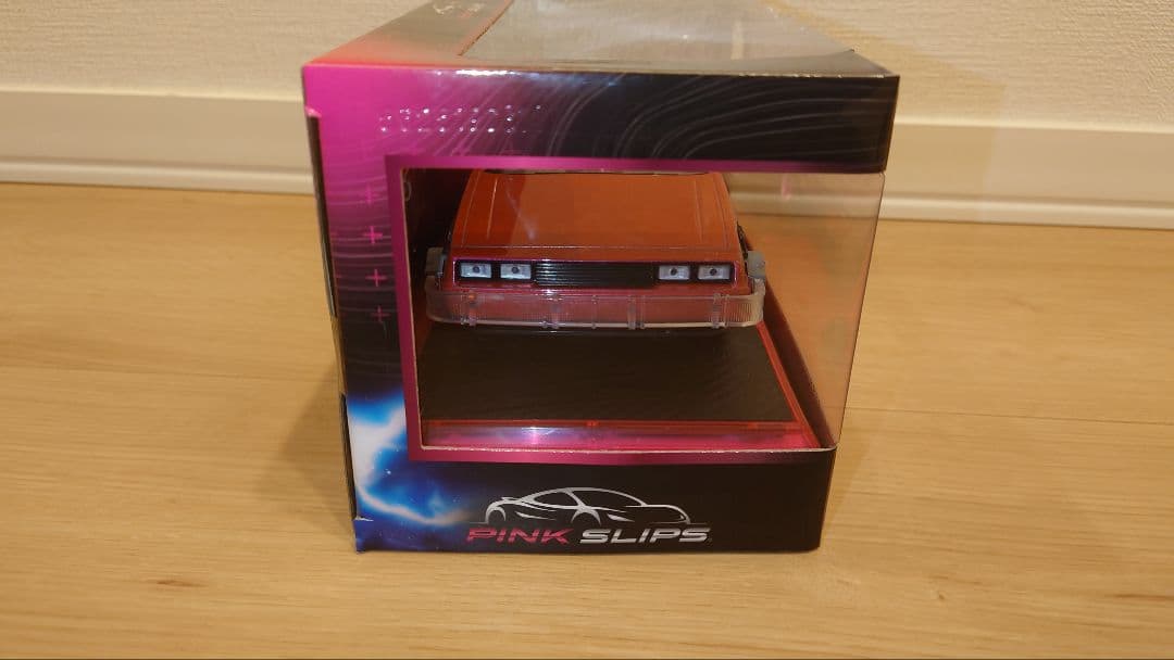 PINKSLIP製のバックトゥーザフューチャー デロリアン