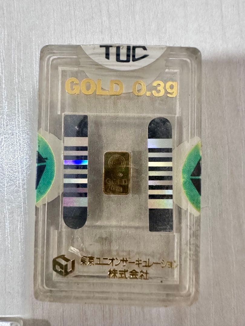 金　0.3g