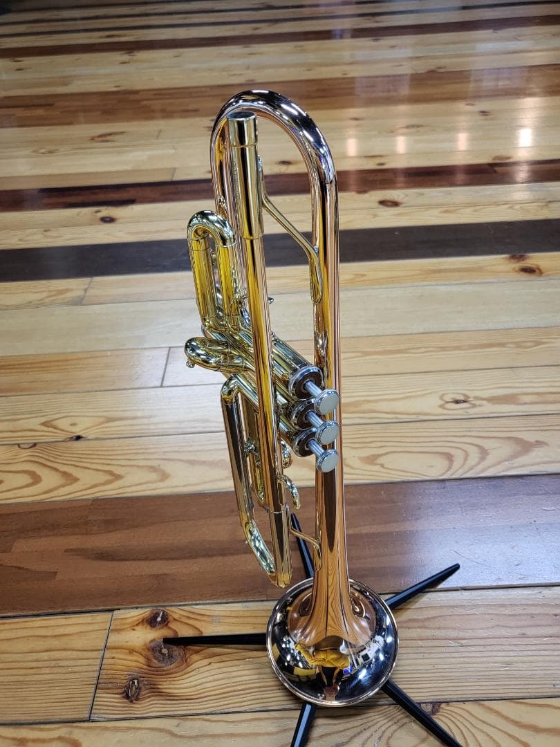 YAMAHAトランペット YTR3320 本体とケース、スタンド付属