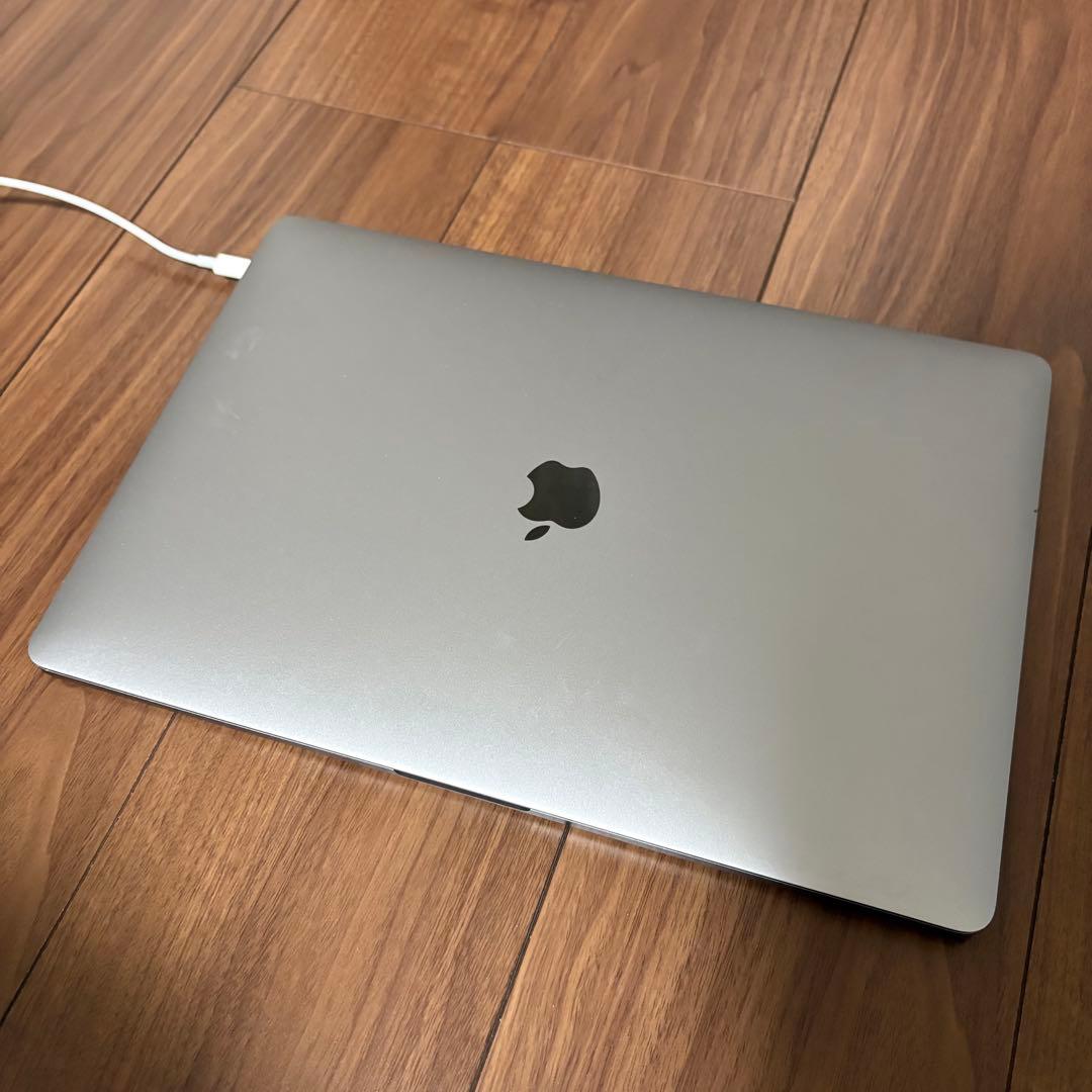 MacBookPro15インチ 2019 i7 16GB 256GB 初期化済