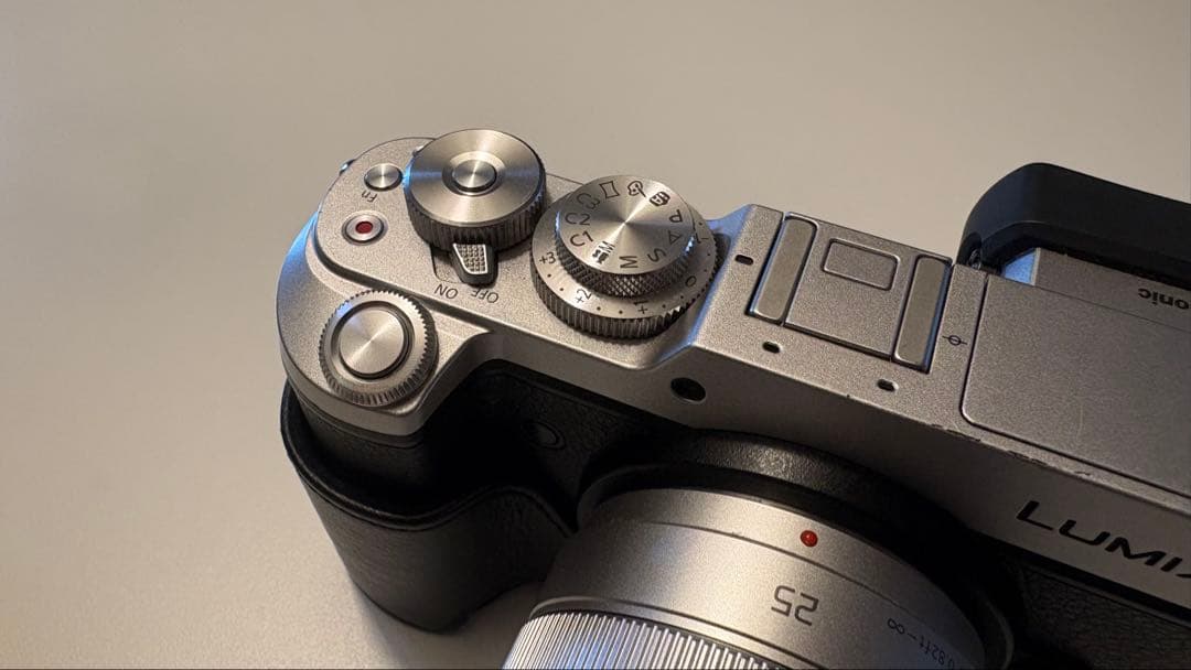 LUMIX GX8 シャッター6万6千回 25mm F1.7 単焦点付　動作良好