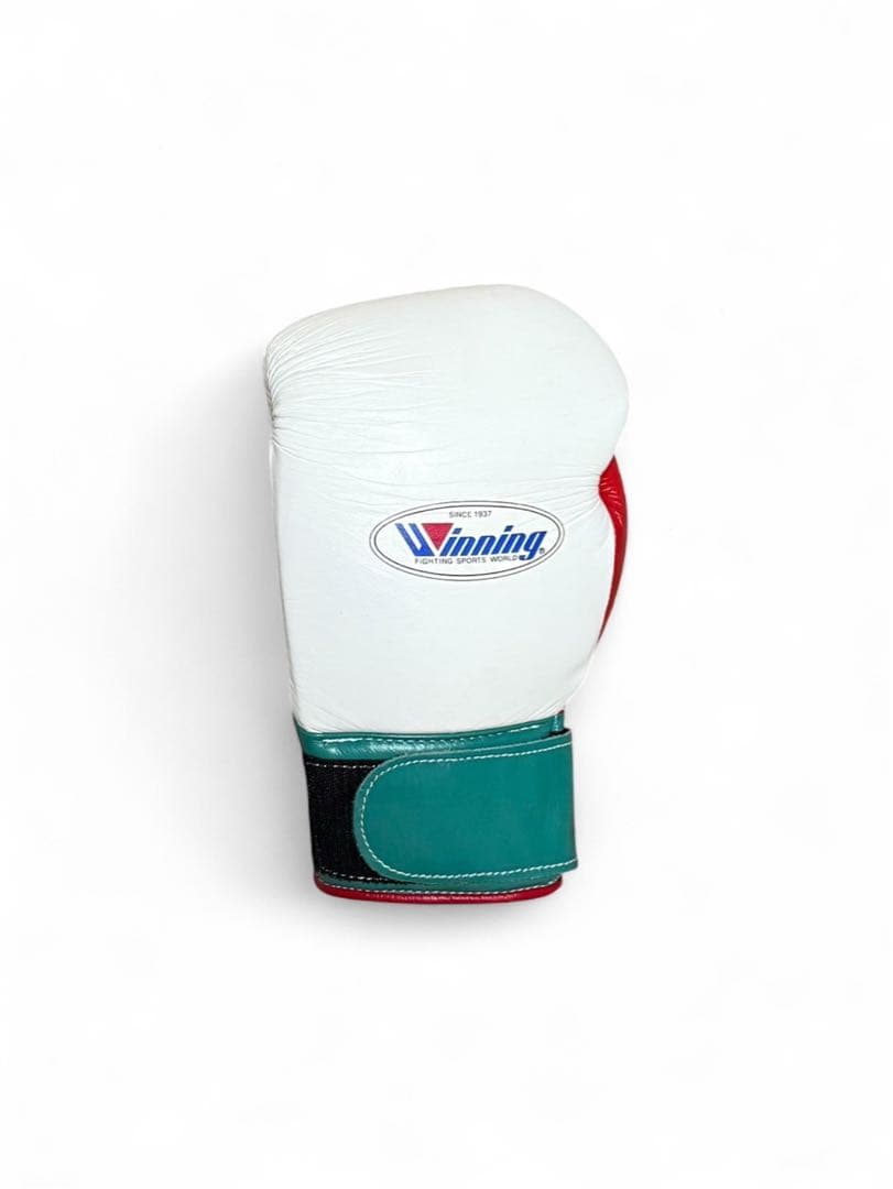 ほぼ新品未使用品　Winning ボクシンググローブ　10oz