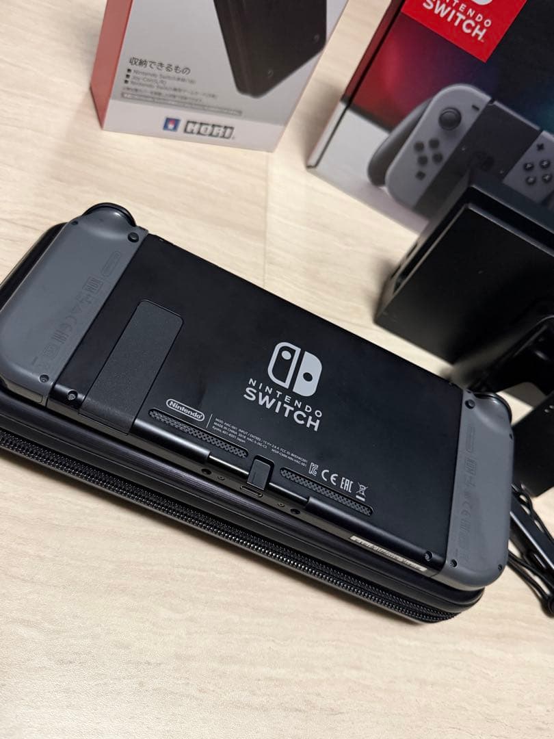 Switch 本体セットグレー（付属品完備）＋HORI製アルミケース付
