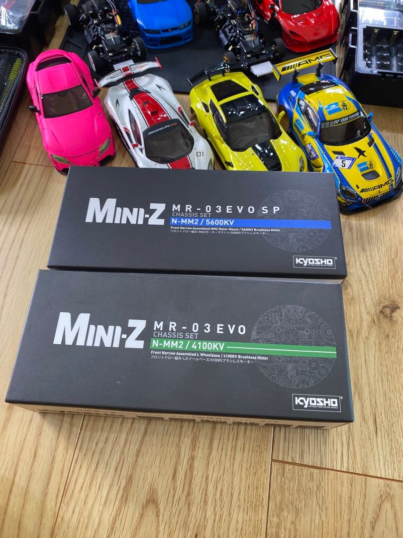 京商　ミニッツEVO 引退2台フルセット　ワイド＆ナロー　充電器付