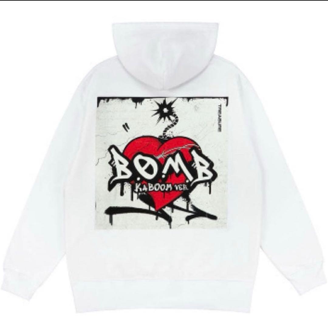 treasure フーディー　B.O.M.B