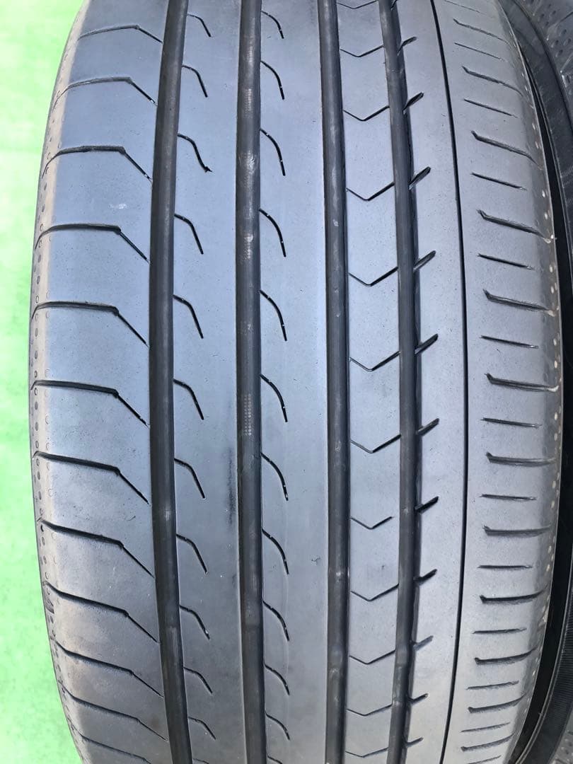 215/55 R17 YOKOHAMA BluEarth RV-03、2022年