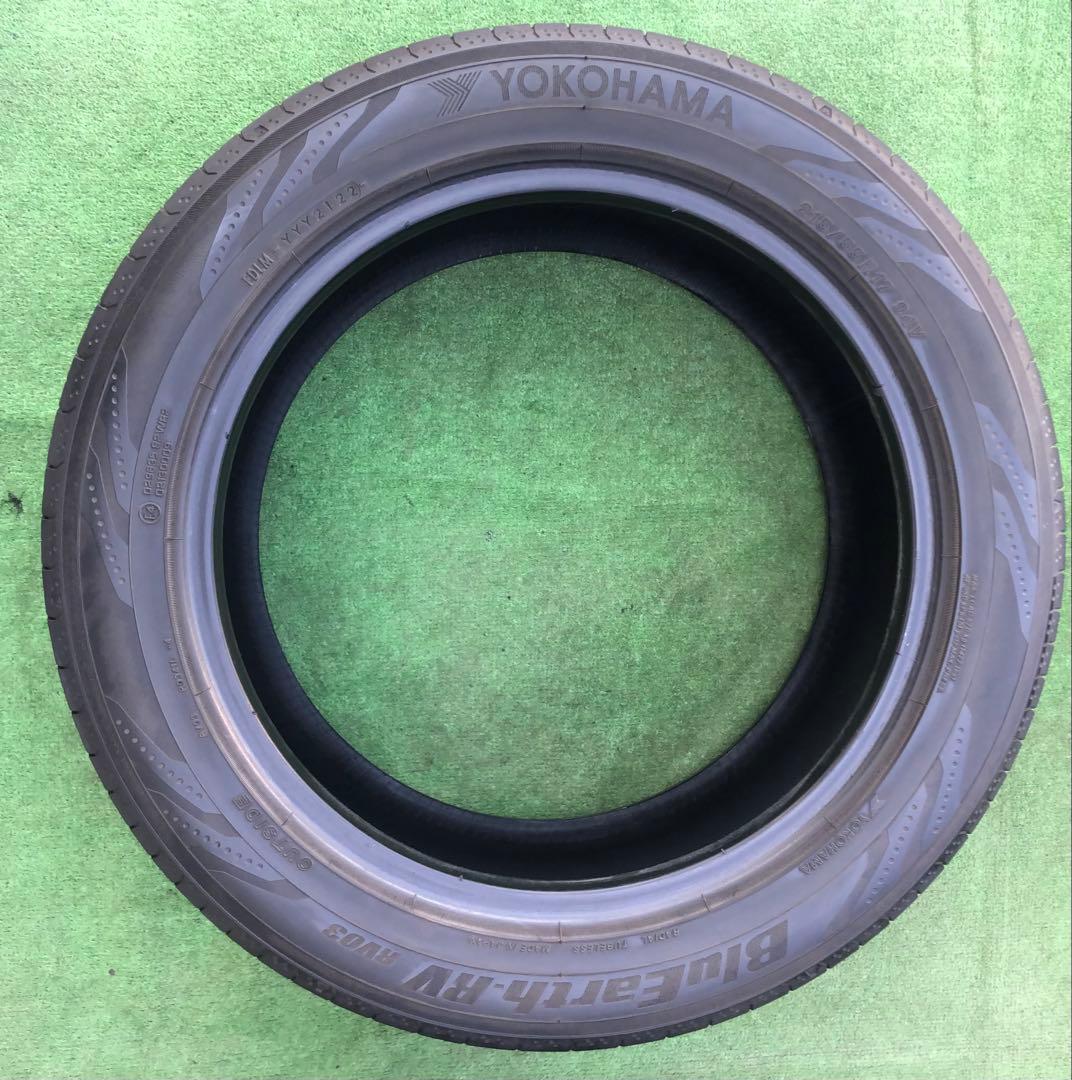 215/55 R17 YOKOHAMA BluEarth RV-03、2022年