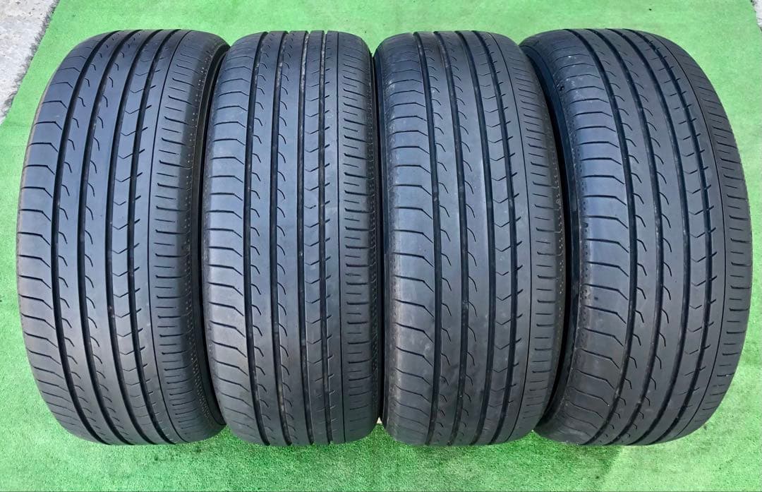 215/55 R17 YOKOHAMA BluEarth RV-03、2022年