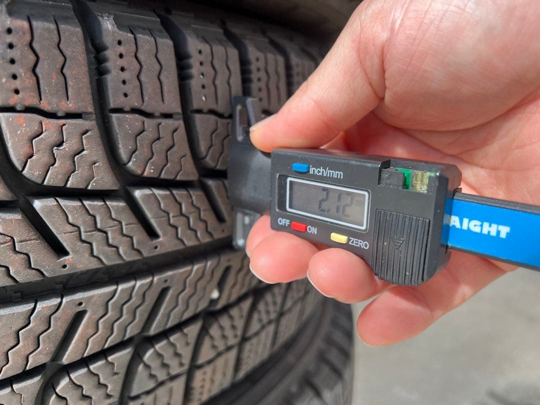 ①2019年製 スタッドレス 195/80R15 ミシュラン 4本セット 冬