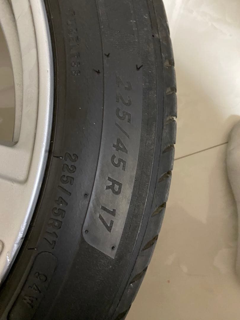 ミシュランタイヤ225/45R17と純正ホイール4本